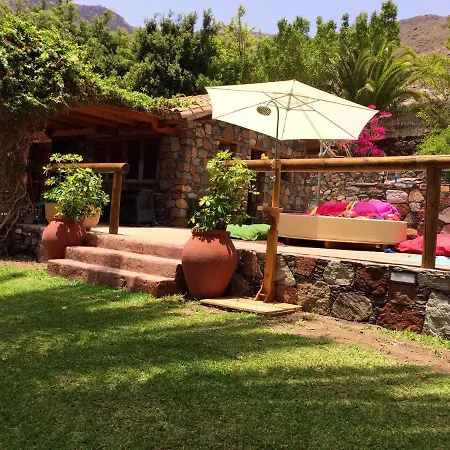 Cozy In San Bartolome, 130 M², Pool